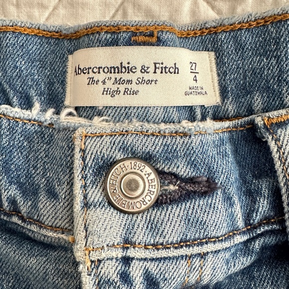 Abercrombie & Fitch Distressed 4” Mom Jean Shorts High Rise Denim Women’s - Picture 2 of 8